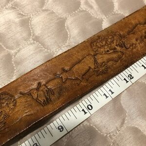 Vintage Hand-Tooled Western Leather Belt Scenic Longhorn Motif Size 32